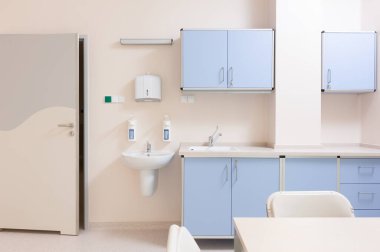 Lavabo, Dolaplar ve Kapılar ile Modern İçişleri