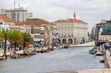 Portekiz, Aveiro 'da renkli Moliceiro Tekneleri ile Canal View