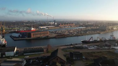 Gemiler ve Rıhtım Altyapısı Endüstriyel Liman Havadan Görünümü