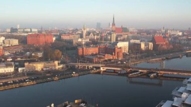 Szczecin Hava Görüntüsü: Güneşli Kış Gününde Nehir Kenti