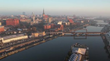 Szczecin Hava Görüntüsü: Güneşli Kış Gününde Nehir Kenti