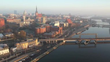 Szczecin Hava Görüntüsü: Güneşli Kış Gününde Nehir Kenti