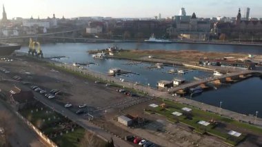 Szczecin marinası deniz manzaralı. Lasztownia, kiraz seti, haken teras manzaralı..