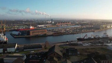 Gemiler ve Rıhtım Altyapısı Endüstriyel Liman Havadan Görünümü