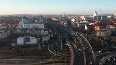 Köprü ve Nehirle Şehir Manzarası. Szczecin Polonya.