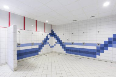 Havuz Duşu Alanı: Aquapark 'ta Modern Tasarım.