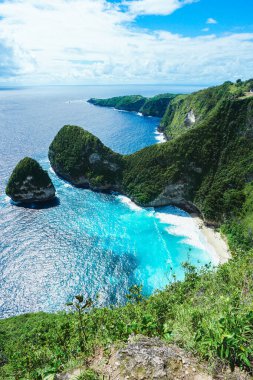 Deniz kıyısının güzel manzarası