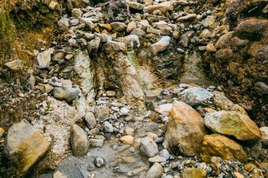 Aktif volkan kraterinin manzara manzarası, inanılmaz volkanik manzara..