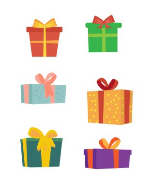 Hediye kutuları beyaz arkaplanda izole edildi