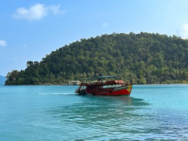 Bang Bao plajı ve tepe manzarası Koh Chang, Trat, Tayland