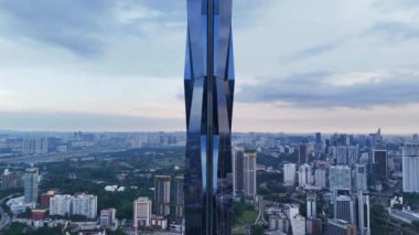 Kuala Lumpur, Malezya 'daki Merdeka 118' in havadan çekilmiş görüntüsü. Asya 'nın en yüksek gökdeleni..
