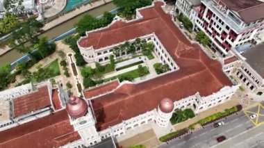 Sultan Abdul Samad 'ın Kuala Lumpur, Malezya' daki iç avlusundaki hava manzarası. Bağımsızlık Meydanı yakınlarındaki Koloni mimarisi (Dataran Merdeka).