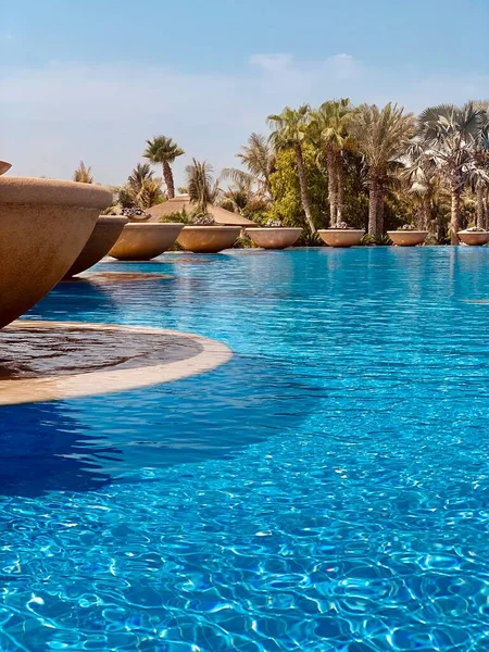  Otel güneşli bir günde Dubai 'de