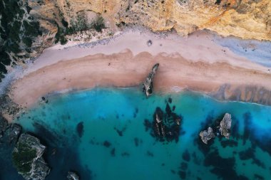 Portekiz 'deki güzel kumlu sahil manzarası..