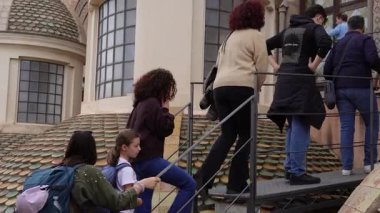 . İtalya 'nın başkenti Sicilya' nın en büyük şehri olan katedralin çatısından Palermo şehri görülebilir. 04.05.2025