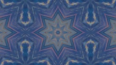 Mavi ve gri renkli bir yıldız deseni içeren soyut kaleydoskop videosu büyüleyici ve simetrik bir görsel etki yaratır..