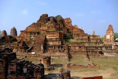 Tayland 'ın kuzeyindeki Wat Sukhothai tapınağının kalıntıları.