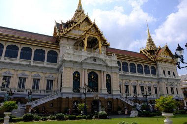 Bangkok Belediye Binası, ne phra kaew