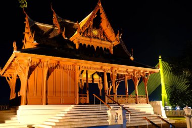 Alacakaranlık vakti Tayland Tapınağı