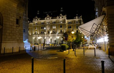 Eski kasaba Budapeşte 'nin gece manzarası Avrupa' nın en güzel yeri.