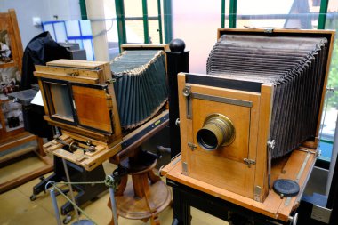 Dünya müzesindeki eski retro kamera.