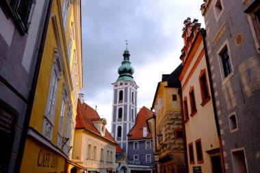 Eski şehir Cesky Krumlov, Çekoslovakya 'nın güneyinde yer alan bir şehirdir.
