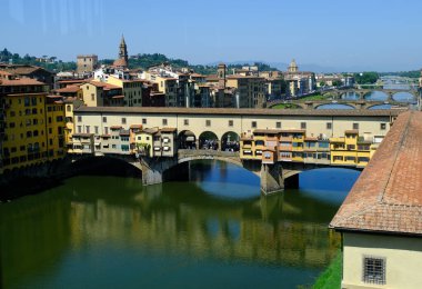 Floransa, İtalya - Ponte vecchio Köprüsü 'nden Floransa şehri manzarası