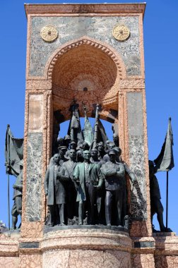 İlkinin anıtı - İstanbul 'daki savaş fantastik tarih, kültür ve güzelliğin büyük bir şehridir.