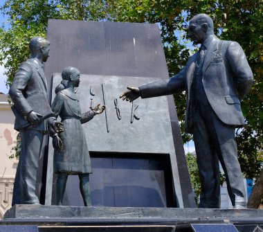 Parktaki Birinci Dünya Savaşı anıtı İstanbul fantastik tarih, kültür ve güzelliğin çok büyük bir şehridir.