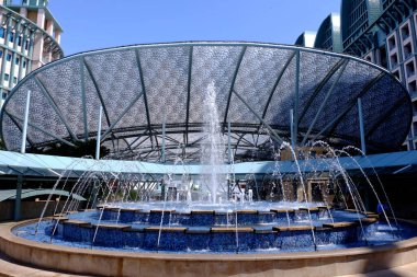 Singapur 'daki Dünya Ticaret Merkezi Çeşmesi