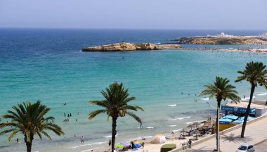 Manastır 'ın eski kasabasından deniz manzarası. Güzel bir fotoğraf. 