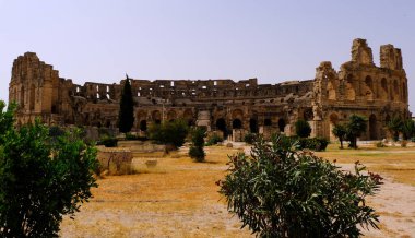 Tunus 'taki antik amfi tiyatronun Roma harabeleri manzarası