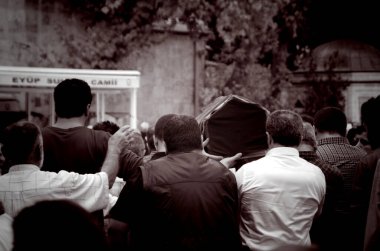 İstanbul, Türkiye 'nin en büyük şehridir. Boğazı, Avrupa ve Asya arasındaki sınırdır.