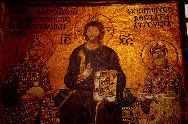 Eski İstanbul 'un içi Türkiye' nin en büyük şehridir. Boğazında, Avrupa ile Asya arasındaki sınırda uzanır.