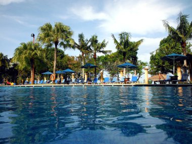 Otel otelindeki güzel yüzme havuzu.