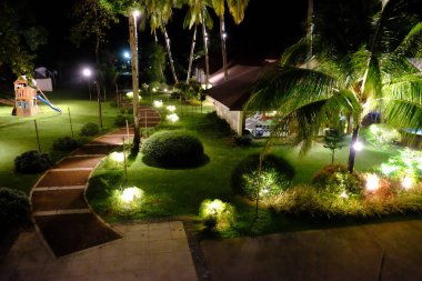 Palawan, cennet gibi tropikal manzaraları ve el değmemiş plajlarıyla Filipinler 'in gerçek bir mücevheri.