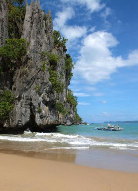Palawan, cennet gibi tropikal manzaraları ve el değmemiş plajlarıyla Filipinler 'in gerçek bir mücevheri.