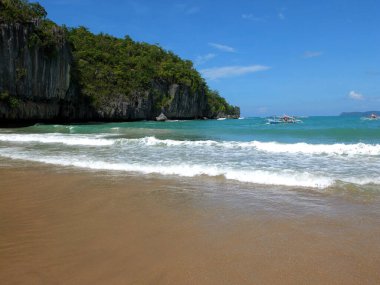 Palawan, cennet gibi tropikal manzaraları ve el değmemiş plajlarıyla Filipinler 'in gerçek bir mücevheri.