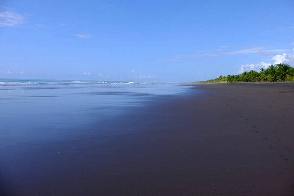 Коста-Рика страна в центральной части Филиппин красивые пляжи, заповедники дикой природы, лагуны, реки и водопады, центральный тихоокеанский регион