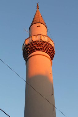 Gökyüzündeki cami kulesi