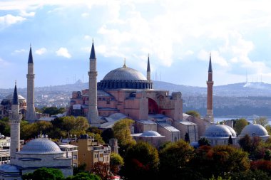 İstanbul 'dan, hindiden, dünyadan