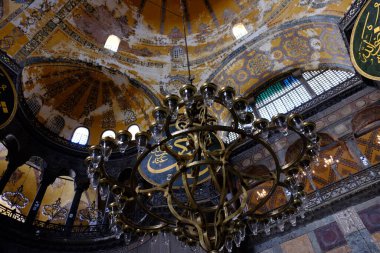 İstanbul / Hindi. Avrupa 'nın en güzel şehirlerinden biri olan İstanbul (3301204), Latince (12041261), geç Bizans (12611453) ve Süleyman Camii' nin (14531922) imparatorluğudur. İç mekan. İstanbul 'da. Hindi. bu...