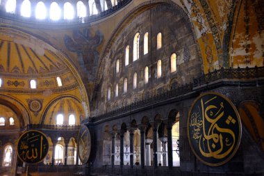 Sogia 'nın içi hindiyle dolu.