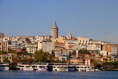 İstanbul şehri, Türkiye - İstanbul, Avrupa 'nın en güzel şehirlerinden biridir (3301204), Latince (12041261), geç Bizans (12611453) ve Osmanlı İmparatorluğu (14531922): İstanbul, Türkiye' deki eski şehir.