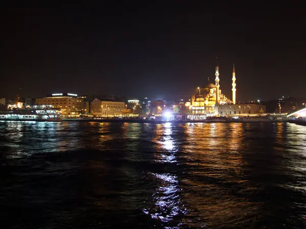 İstanbul, Türkiye 'deki Boğaz Köprüsü