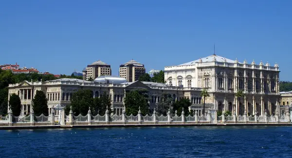 Boğaz 'ın sarayı.