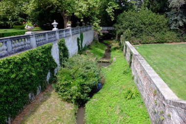 Güzel tarih bohem romantik atmosfer ve tarih şatoları ve şatolarla dolu güzel binalar.
