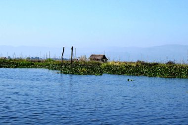Myanmar ya da büyük ülkelerin Burma 'sı güzel Budizm' i takip ediyor. 