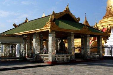 Myanmar ya da büyük ülkelerin Burma 'sı güzel Budizm' i takip ediyor. 