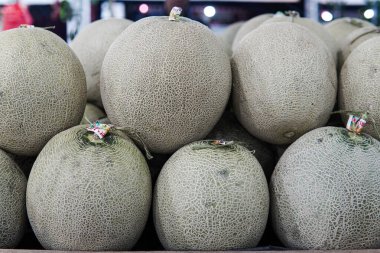 Meyve dükkanlarında satılan bütün karpuzlar, meyve ve diğerleri hakkındaki makaleler için tasarım amacıyla uygundur..